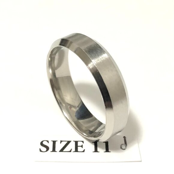 Silver Tone Ring, Size 11 - Picture 3 of 4